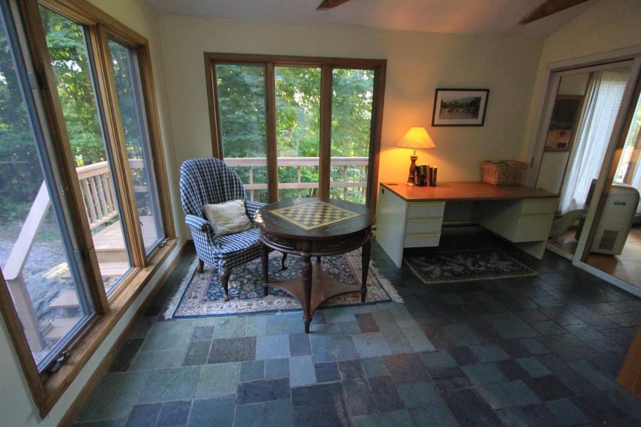 Quaint Stowe Cabin Exterior foto